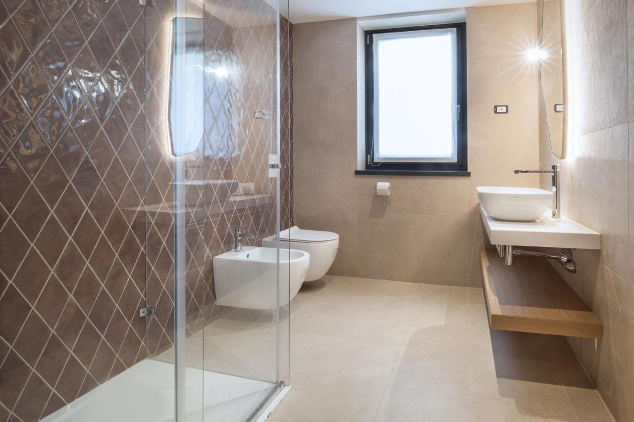 Villa Divina - Apt Icona Con Piscina E Vista Lago Castelletto Di Brenzone Exterior foto
