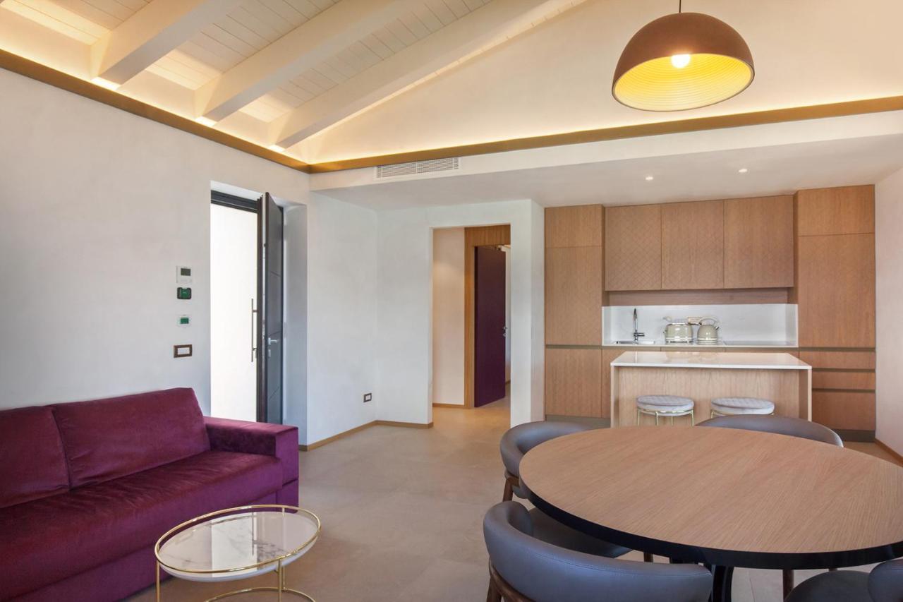 Villa Divina - Apt Icona Con Piscina E Vista Lago Castelletto Di Brenzone Exterior foto